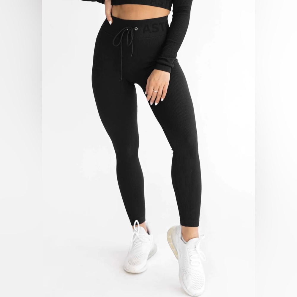 Astoria Black Ribbed Leggings